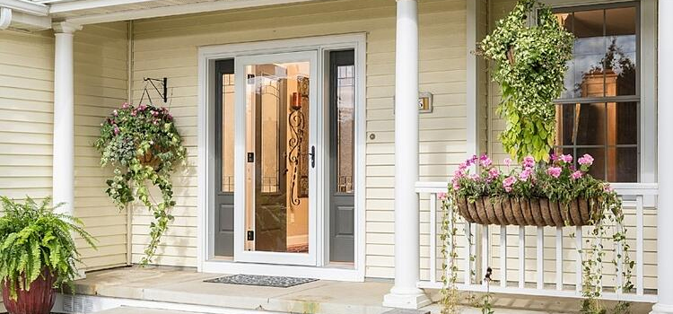screen door installation in Seal Beach